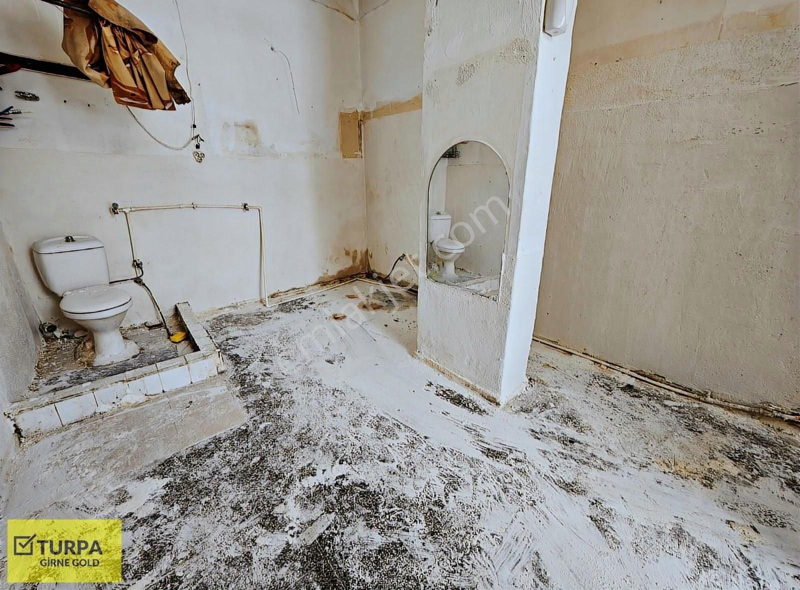 Alaybey Metro Yakını Kiralık Depo/dükkan (kepenkli)