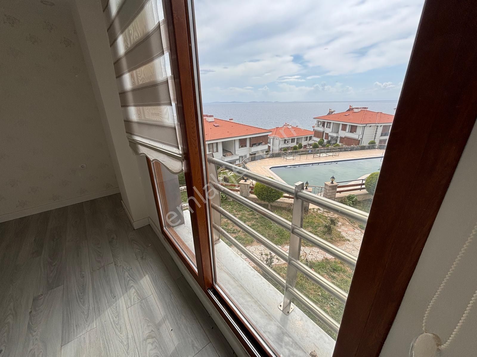 **arya**dan Küçükkuyu'da Deniz Ve Midilli Manzaralı 3+1 Daire - Görsel 18