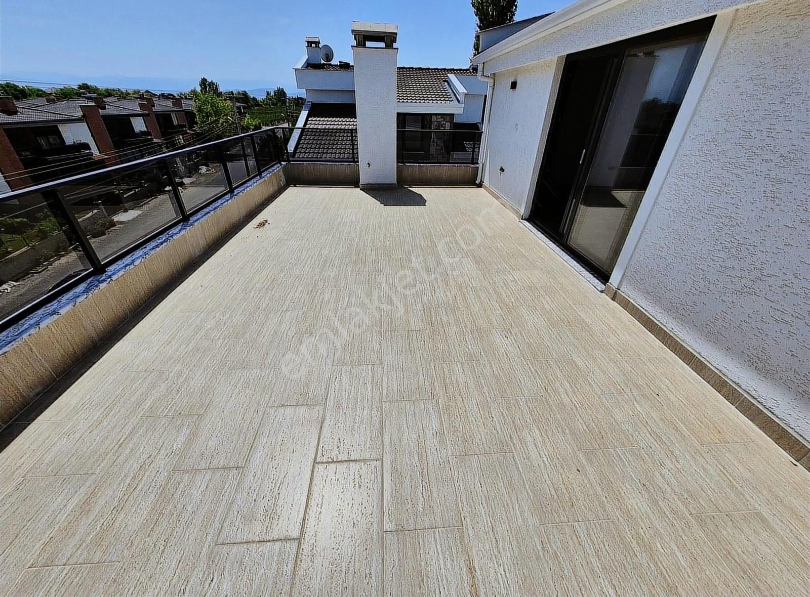 Arya*dan Altınoluk Fener Mevkiinde 5+1 Havuzlu Müstail Villa - Görsel 20