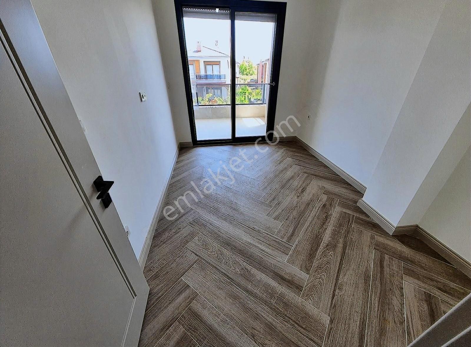 Arya*dan Altınoluk Fener Mevkiinde 5+1 Havuzlu Müstail Villa - Görsel 22