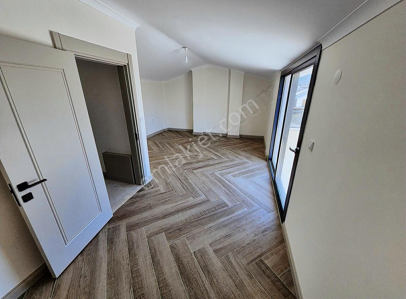 Arya*dan Altınoluk Fener Mevkiinde 5+1 Havuzlu Müstail Villa - Görsel 11