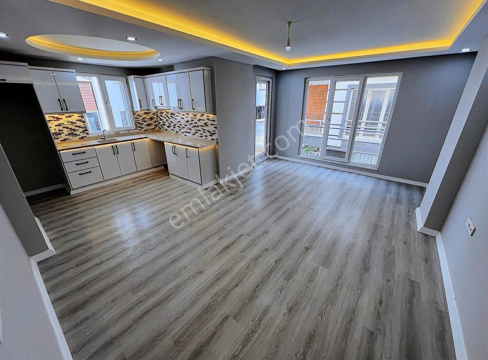 Aryadan Şık Tasarımlı 2+1 Arakat Ön Cephe Daire