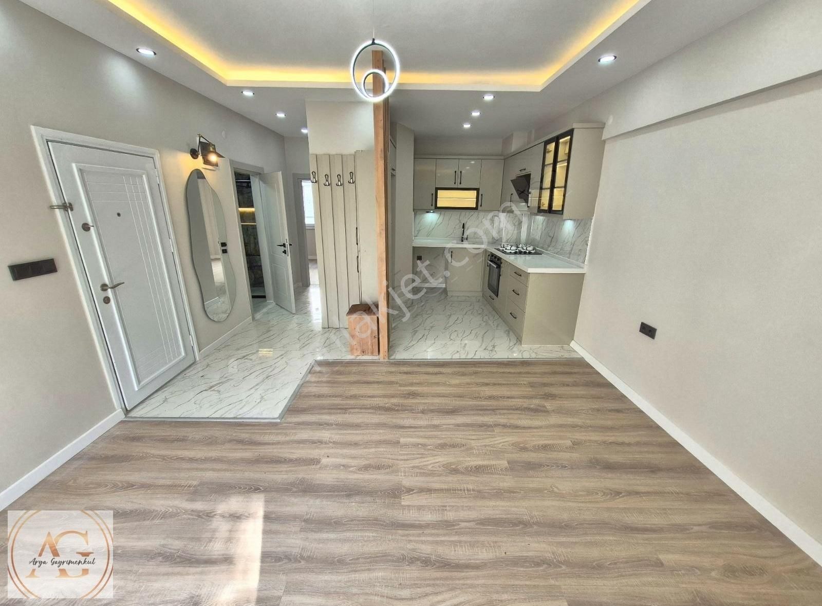 Arya'dan Akçay'da Manzaralı 2+1 Arakat Ön Cephe Daire