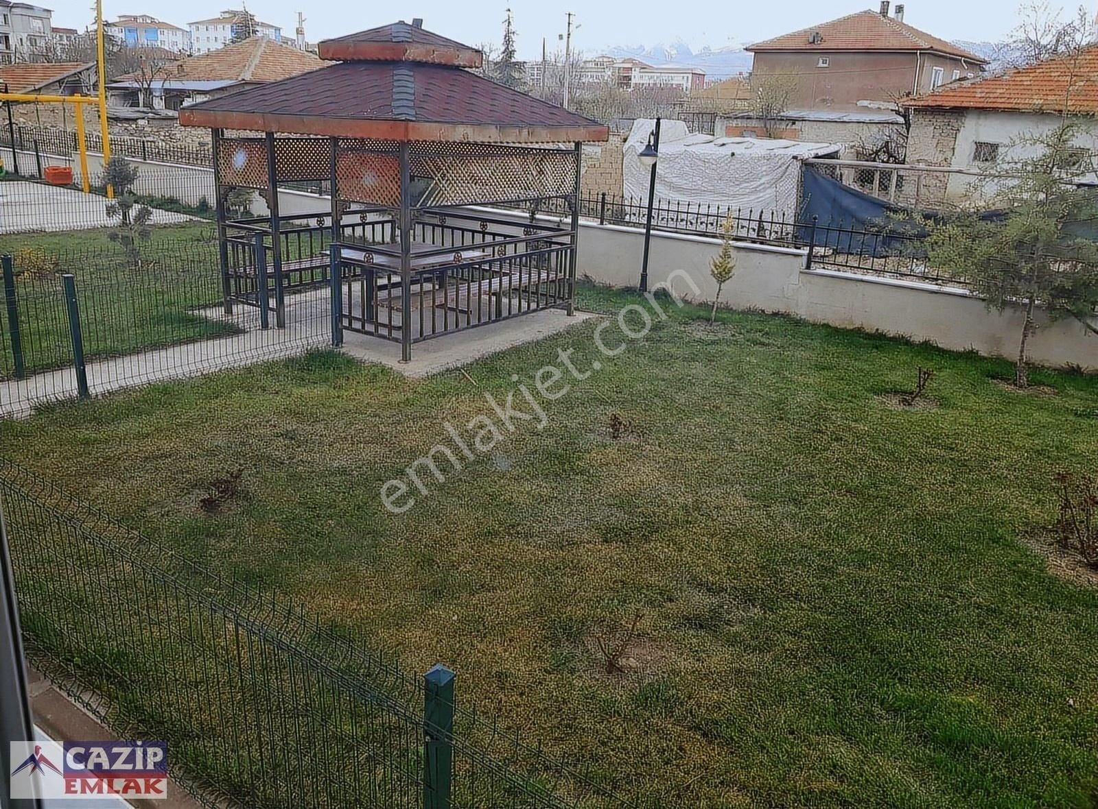 Cazip'ten Gülbahçe Sitede Eşyalı Ayrı Mutfaklı 1+1 Kiralık Daire