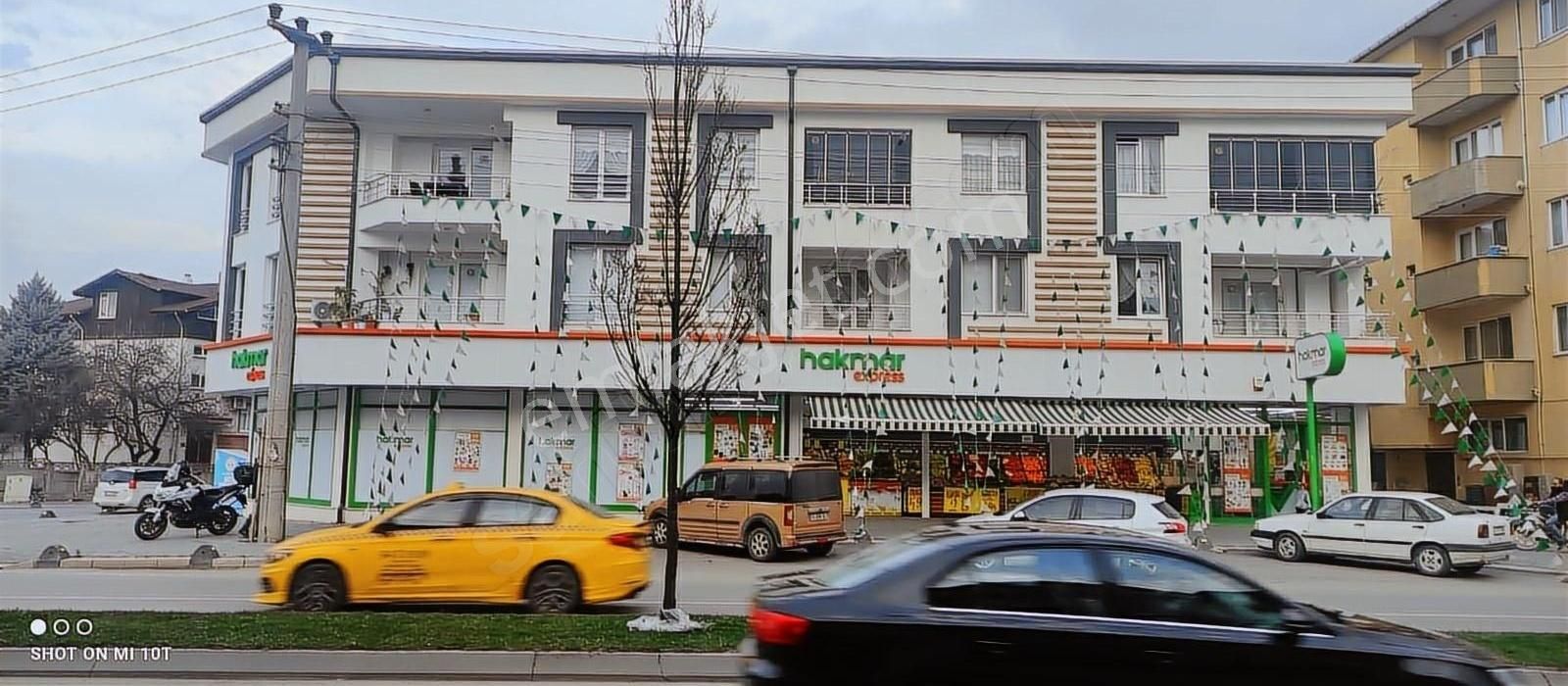 Yatırım Fırsatı Kurumsal Kiracılı Satılık İşyeri & Dükkan