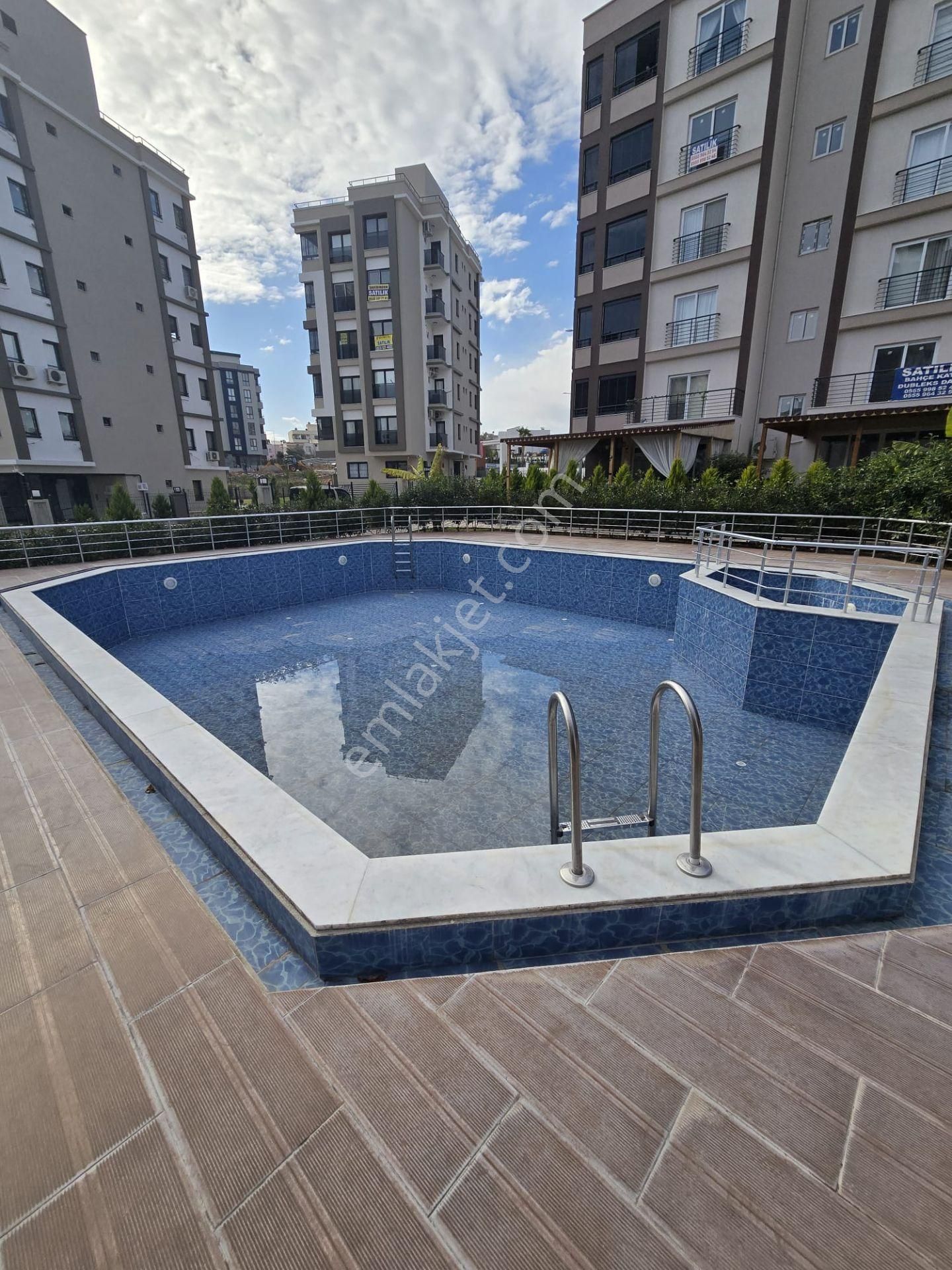 Kuyulukta Cepheleri Ferah Geniş Oturumlu 2.5+1 Lüx Dairemiz - Görsel 16