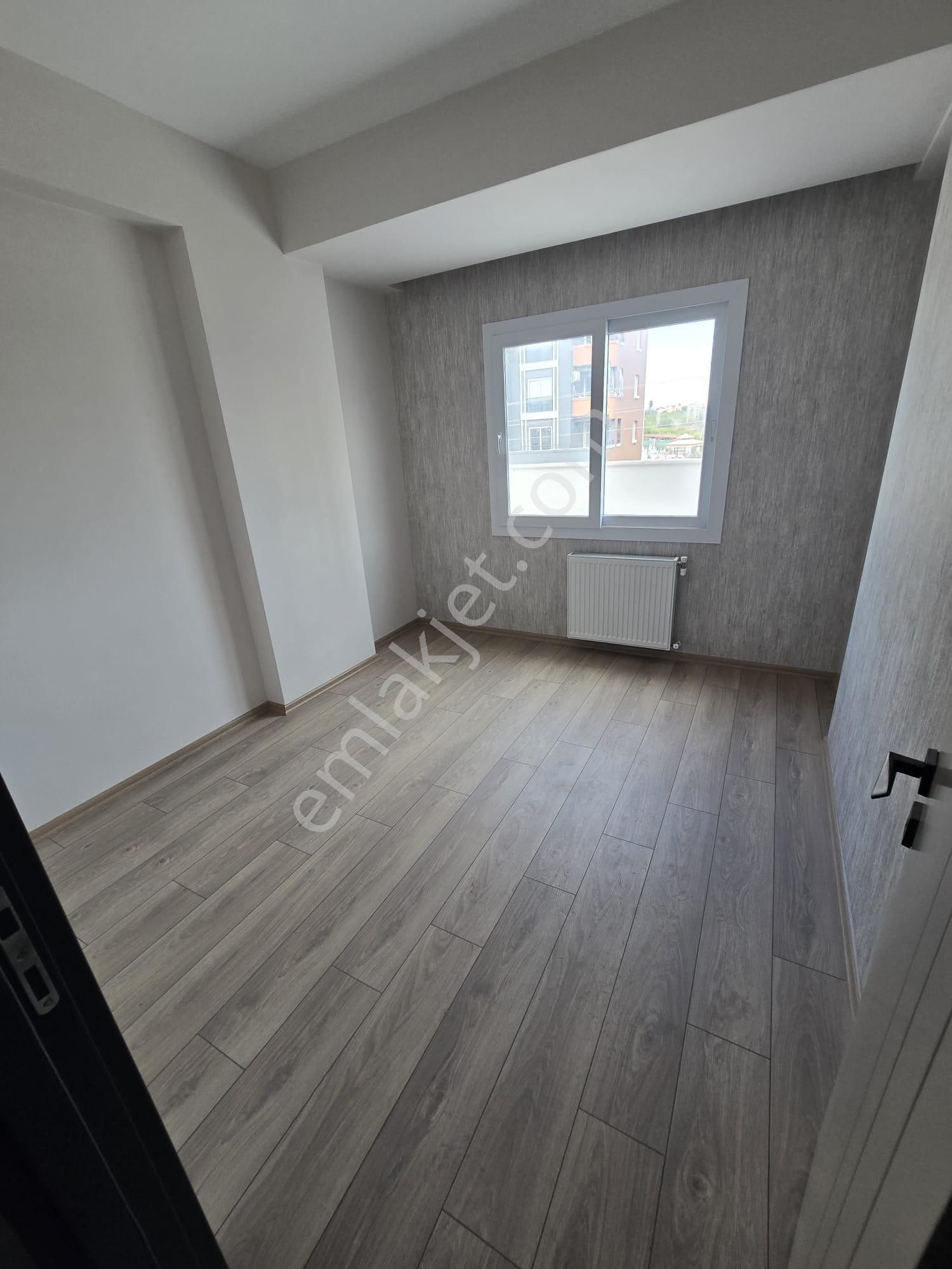 Kuyulukta Cepheleri Ferah Geniş Oturumlu 2.5+1 Lüx Dairemiz - Görsel 4