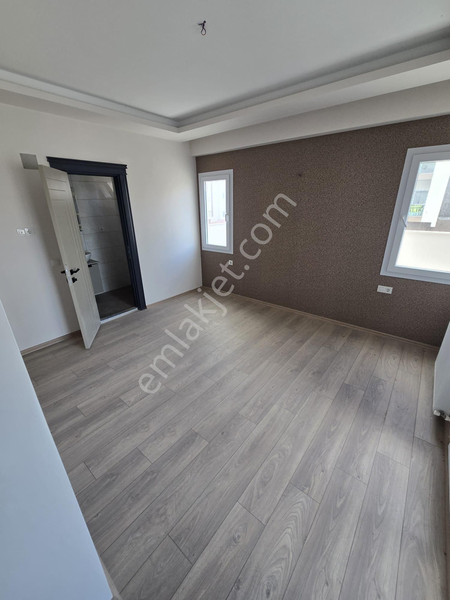 Kuyulukta Cepheleri Ferah Geniş Oturumlu 2.5+1 Lüx Dairemiz - Görsel 6