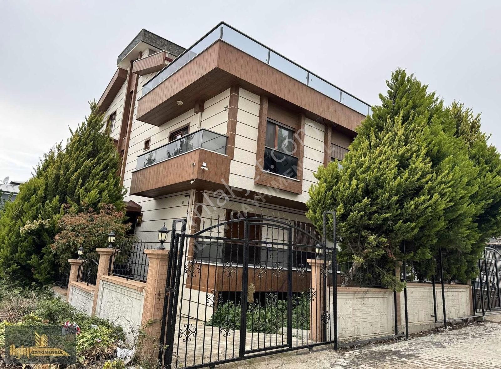 Yalova Merkezde Satılık Deniz Manzaralı 4+2 İkiz Villa - Görsel 3