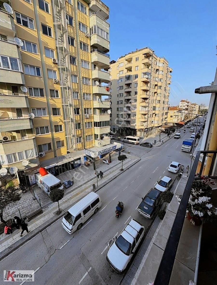 Süleymanbey Mahallesi'nde 4+1 Cadde Cephe Arakat Satılık Daire