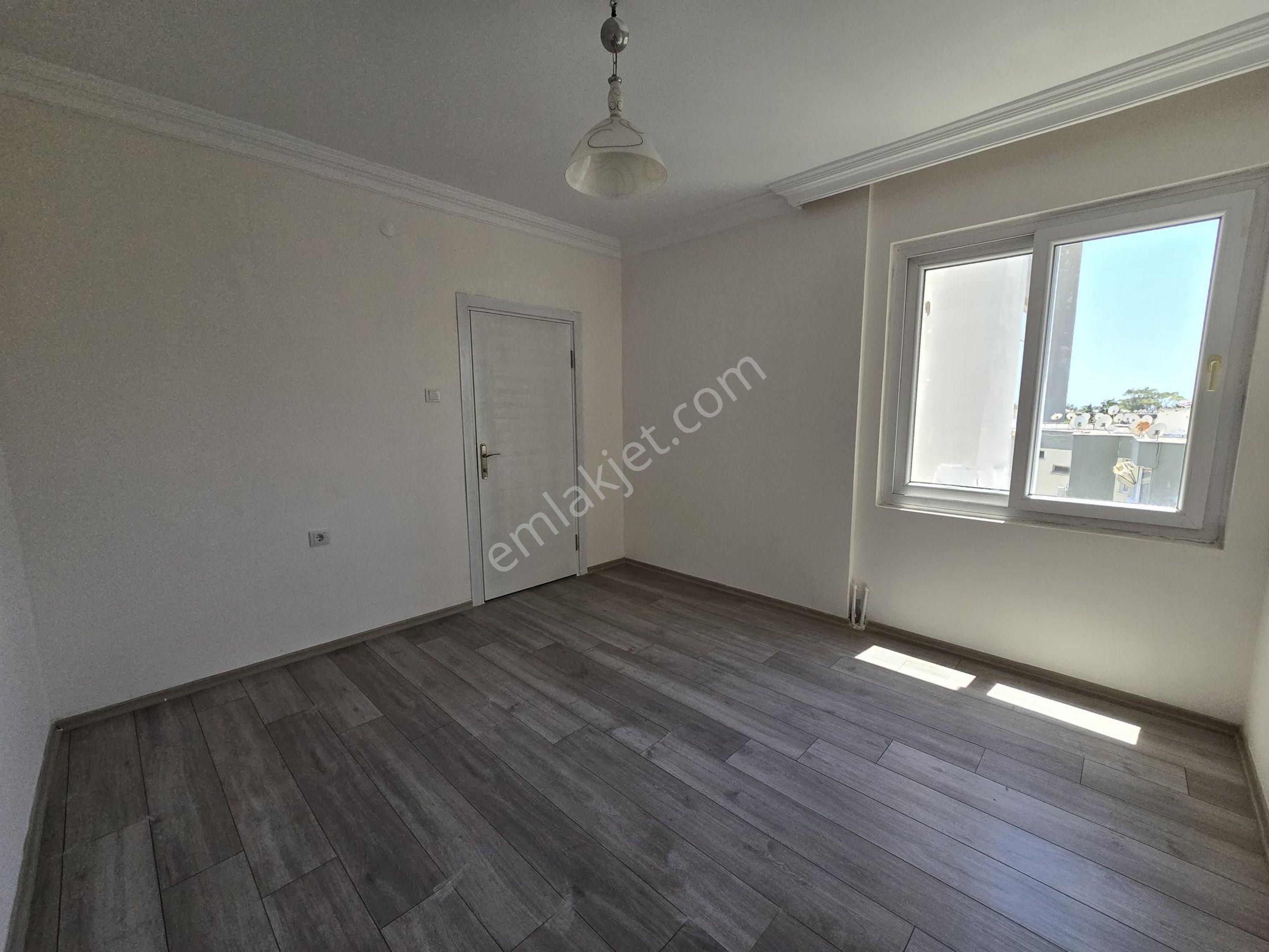 Mederes Mahallesinde 2+1 Geniş Oturumlu Deniz Manzaralı Daire - Görsel 3
