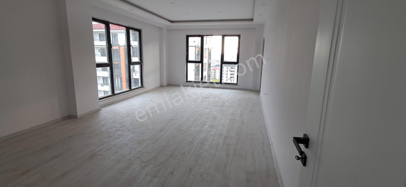Ekşioğlu 'dan Tekirdağ Süleymanpaşa Atatürk Mahallesinde Kiralık Daire 3+1