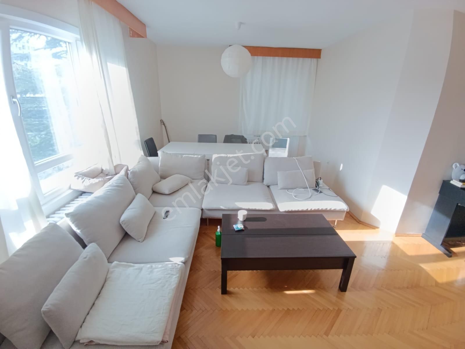 Çankaya Öveçler Mahallesinde Ara Kat Manzaralı Satılık Daire