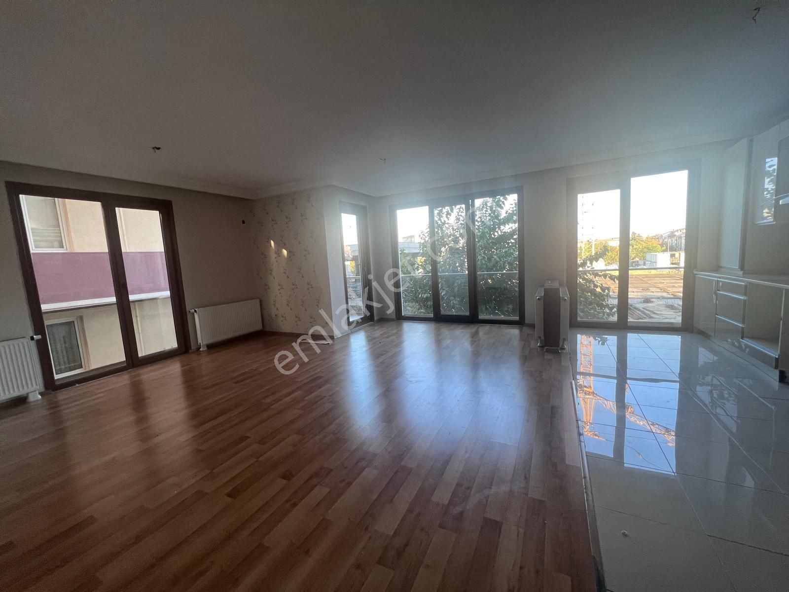 Avcılar Merkez Mh 31 145m2 Ofis Olarak Kiralık Daire
