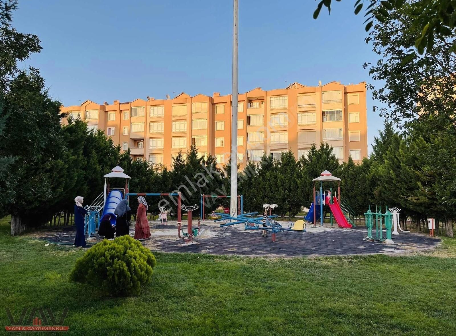 Meram Nihavend Konutlarında Site İçi Geniş Arakat 3+1 Daire!