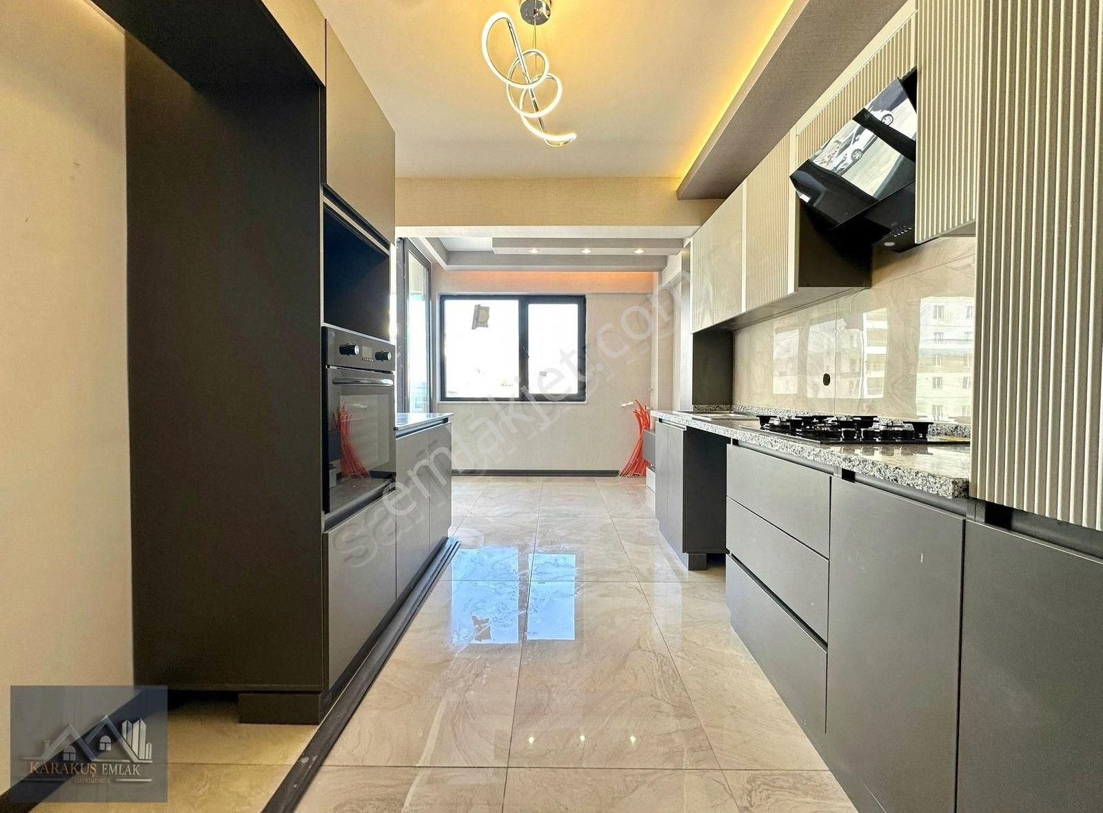Karakuş'tan █ Saray'da Ultralux Sitede, 105m² *fırsat* 6.kat 2+1