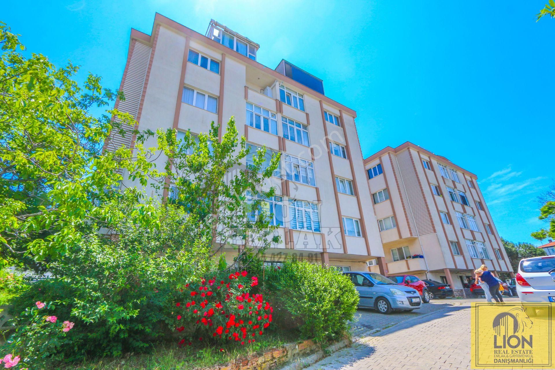 Bandırma 17 Eylül'de Site İçi,ara Kat Geniş Balkonlu Satılık 3+1 Daire