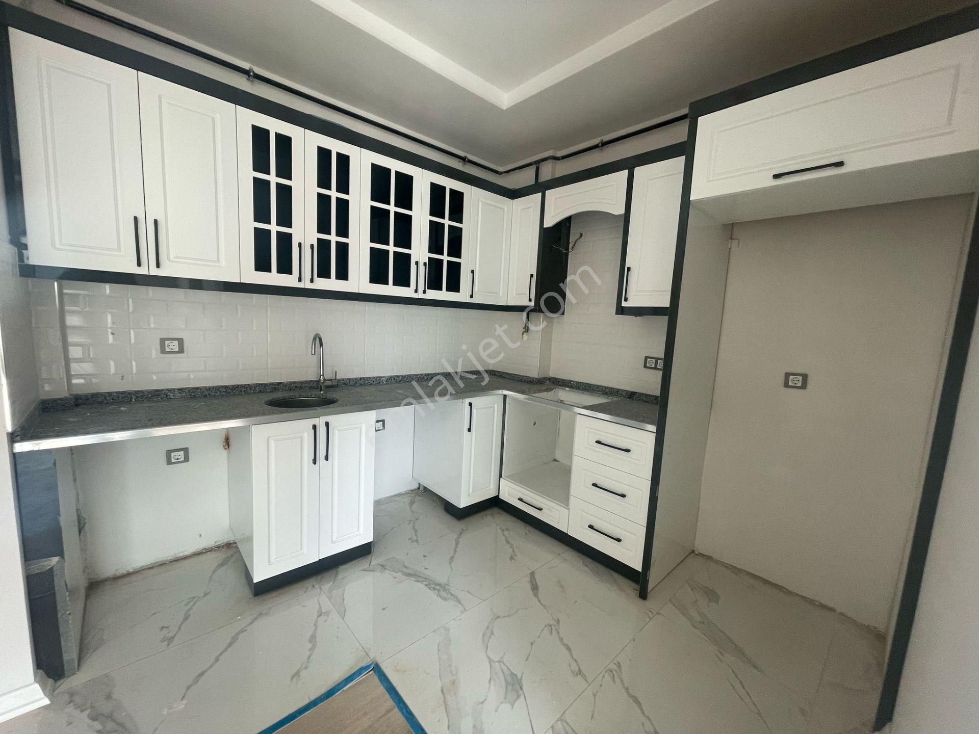 Karınca'dan Ana Yola Yakın Aylık Ödemeli 2+1 Kiralık!