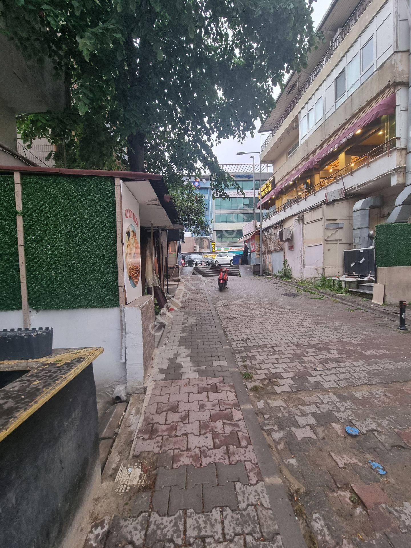Ümraniye Sondurakta Merkezi Noktada Kiralik Dükkan