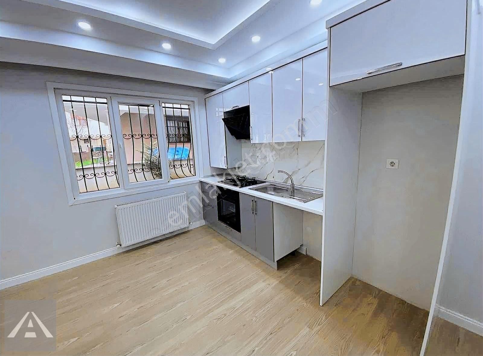 Altıntepe'de Minübüse Yürüme Mesafesi Bahçe Kullanımlı 2+1!