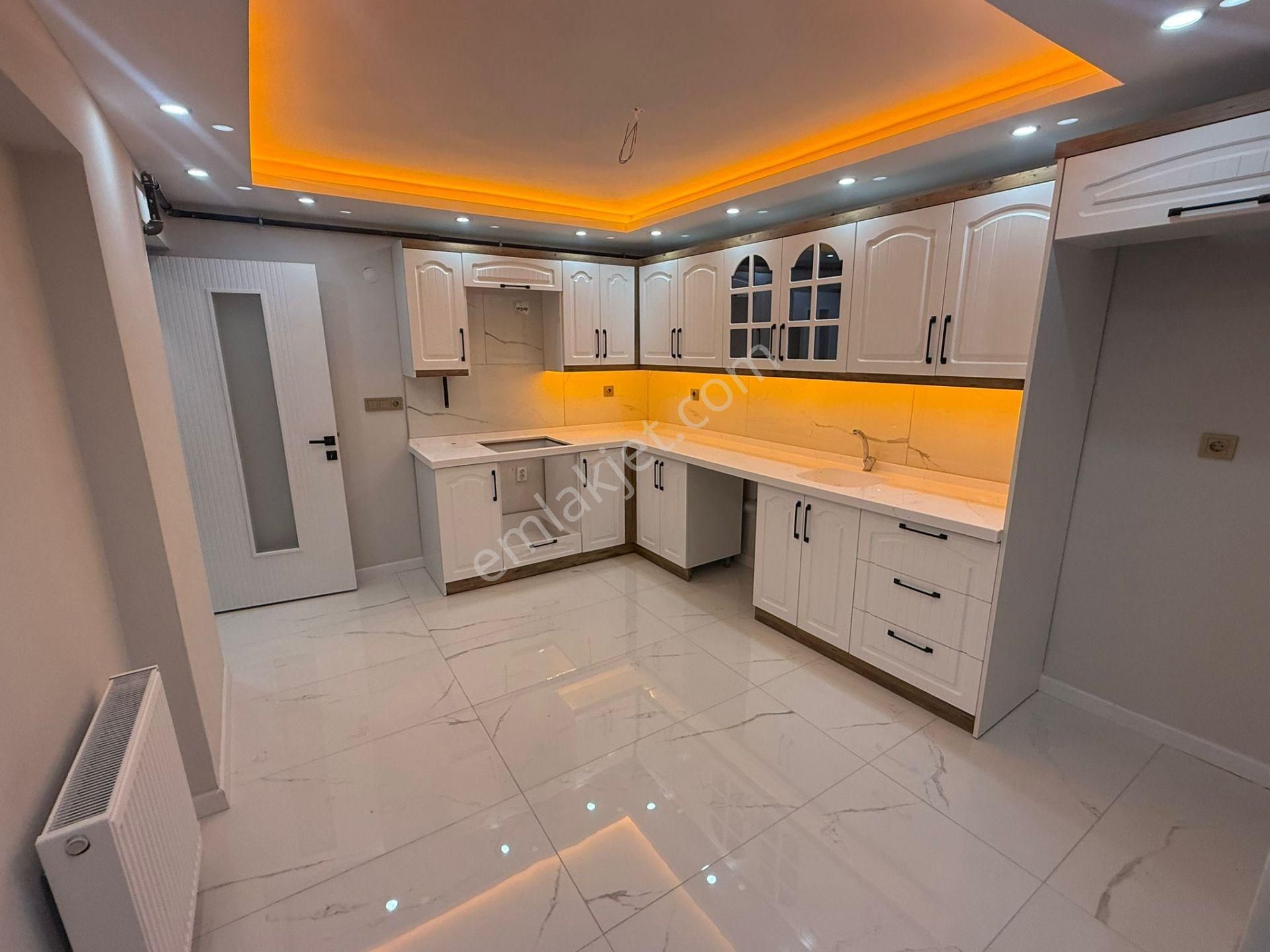 Mimar Sinan Mahallesi 🏡 ✅3+1 125 M2 5 Katlının 2 Katı ❇️kapalı Mutfak
