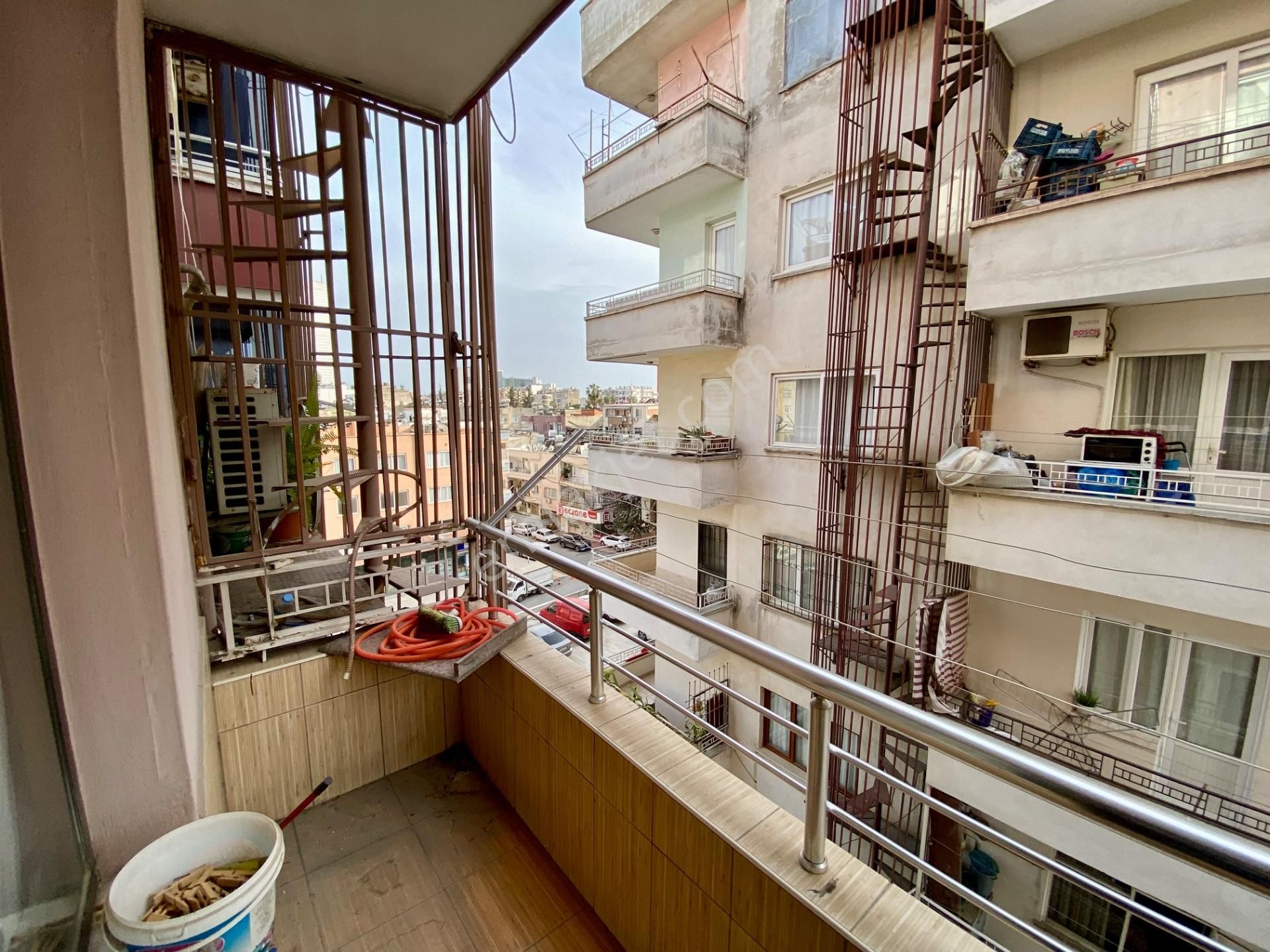 Mersin Akdeniz Gmk Bulvarı Üzerinde Satılık 3+1 Daire