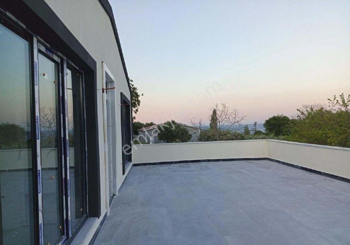 Bilge Emlak'tan Harika Bir Konumda İki Katlı Şirin Villa