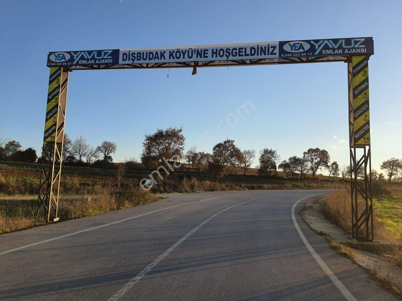 Bursa-çanakkale Yoluna 1 Km, Köy'e 500 Metre, Resmi Yolu Var,denize 10 Km
