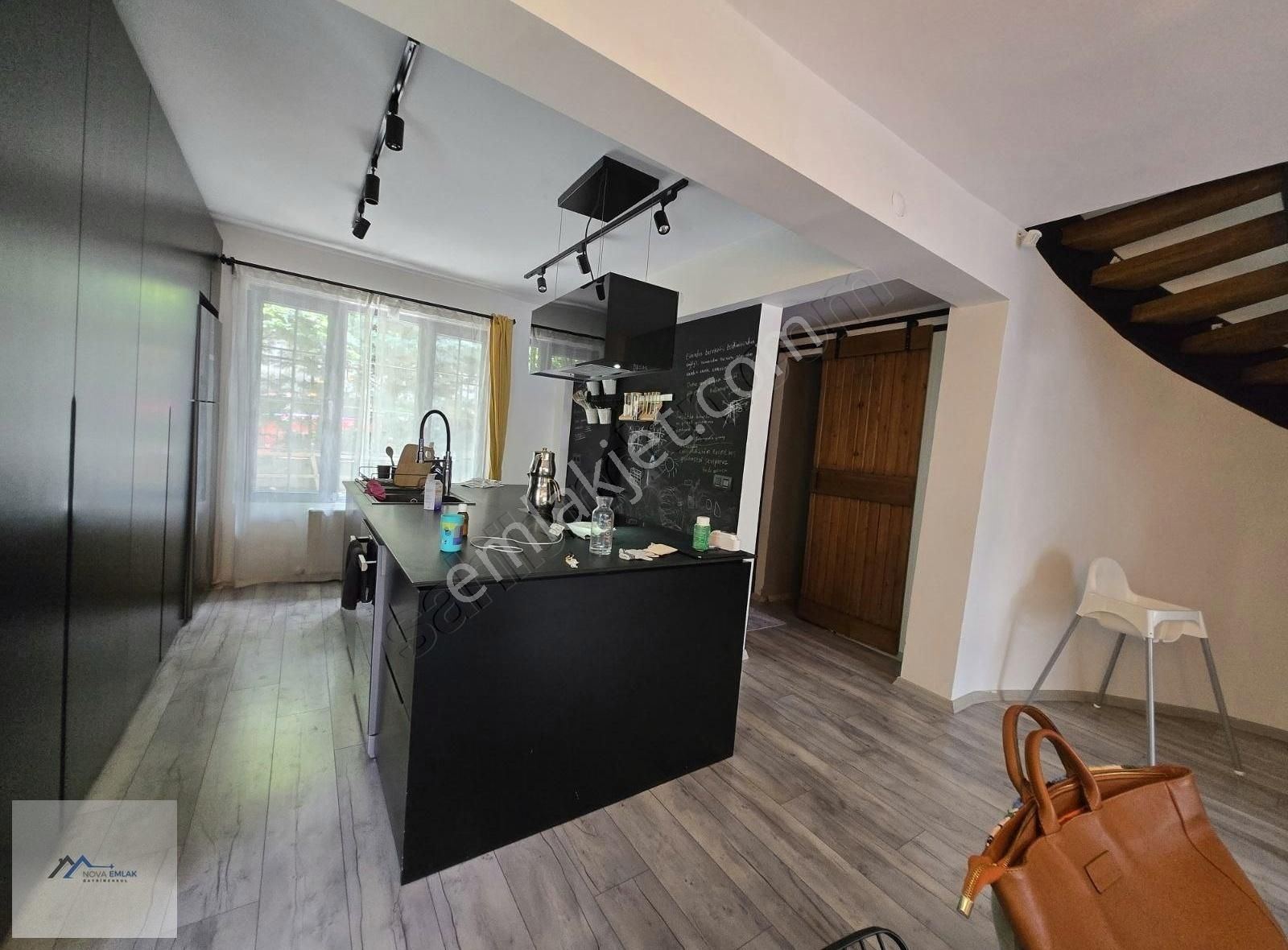Bağlıca'da Gökçekent Sitesi Ultra Lux Mimari 3,5+1 Satılık Villa