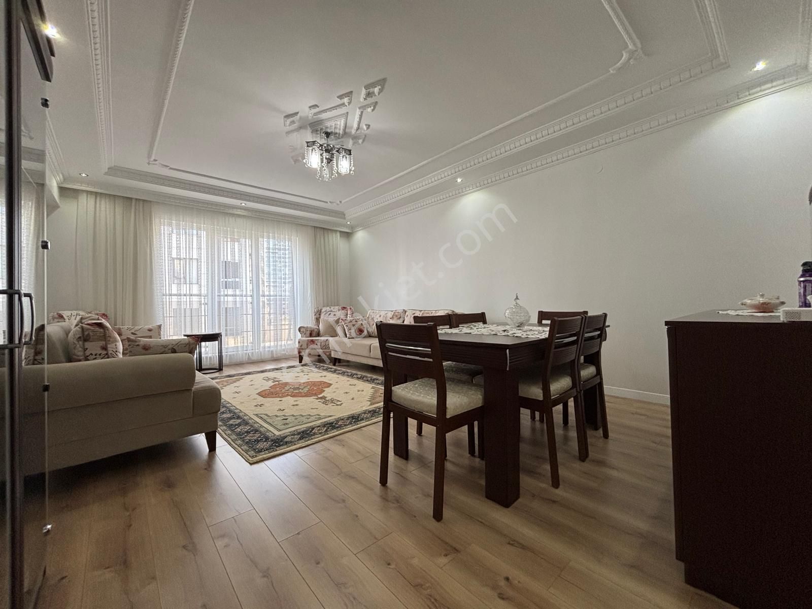 Pursaklar Mehmet Zengin Emlak'tan Otoparklı Lüks Sitede 6.kat 4+1 Park Manzaralı Ful Yapılı Daire