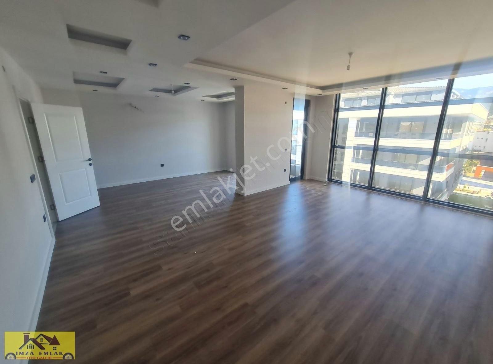 Alanya Oba Merkezde 5 Oda 1 Salon Ayrı Mutfaklı Sosyal Alanlı - Görsel 12