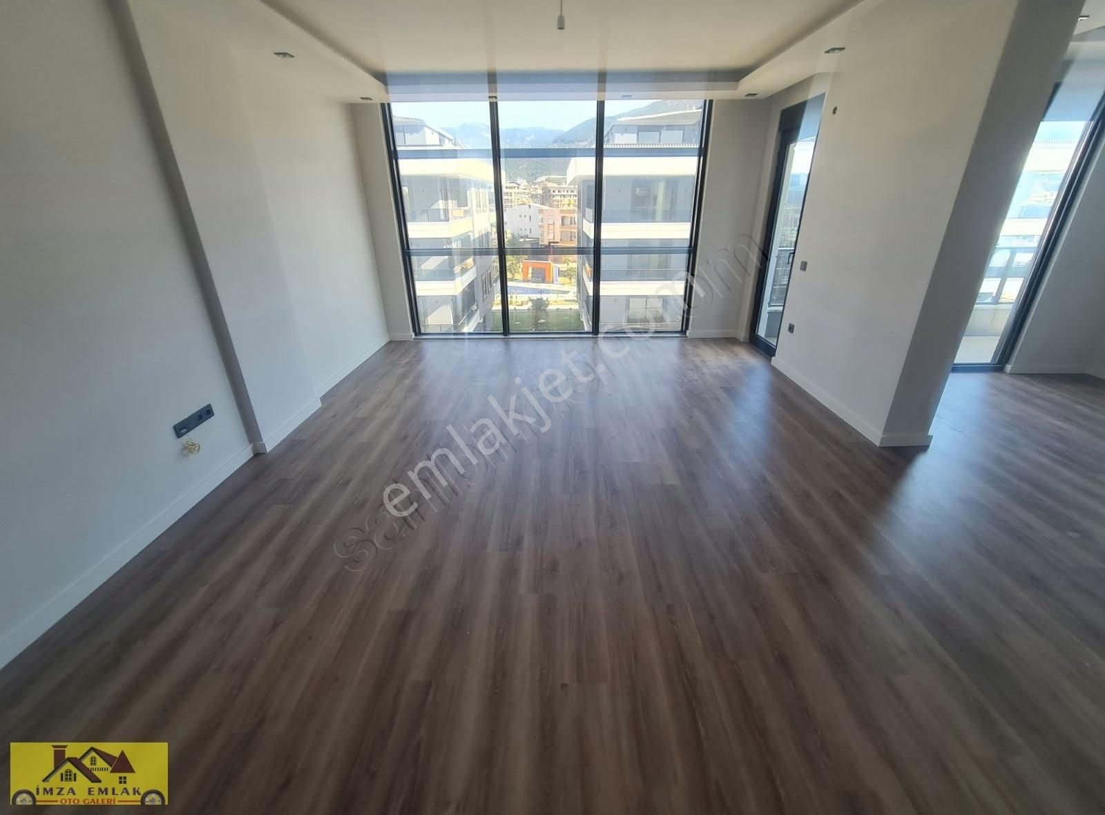 Alanya Oba Merkezde 5 Oda 1 Salon Ayrı Mutfaklı Sosyal Alanlı - Görsel 3