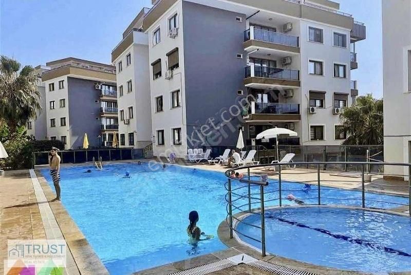 Kuşadası Değirmendere Havuzlu Sitede Satılık 2+1 Daire