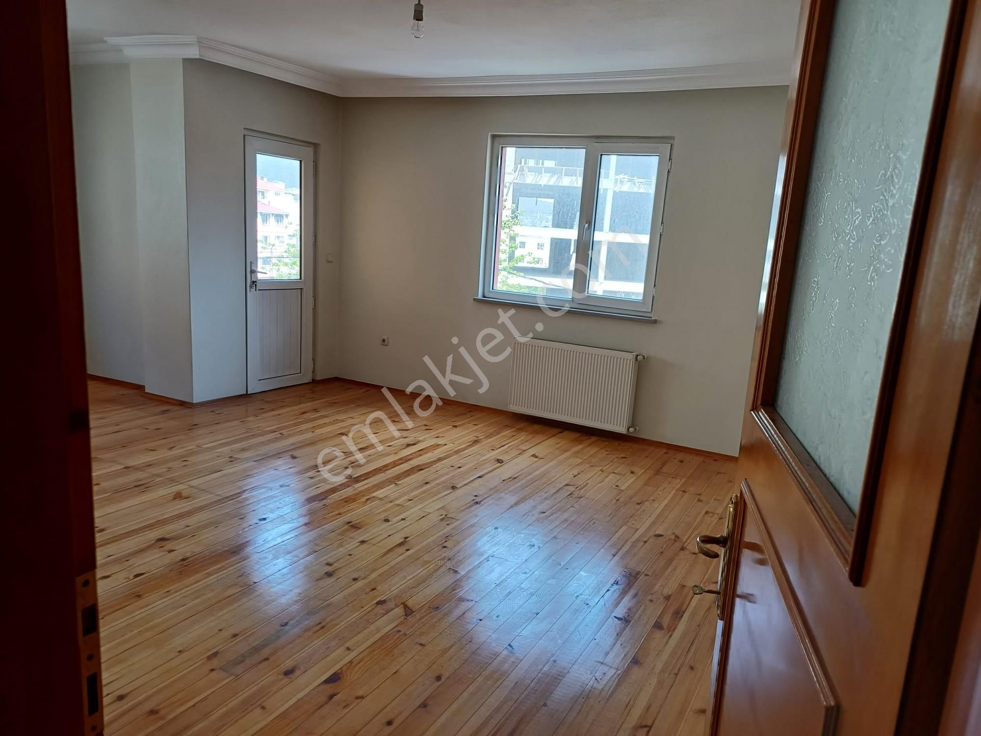 Sahibinden Sultanbeyli Merkezde 3+1 Ara Kat Geniş Daire