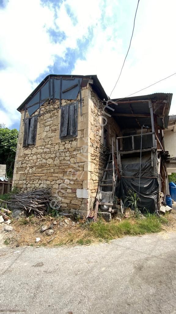 Satılık Taştan Yapılmış Köy Evi