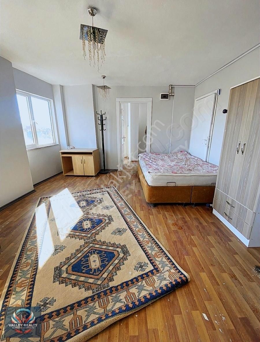 Valley Realty'den Cemaliye De Eşyalı 1+1 Sadece 880.000 Tl!