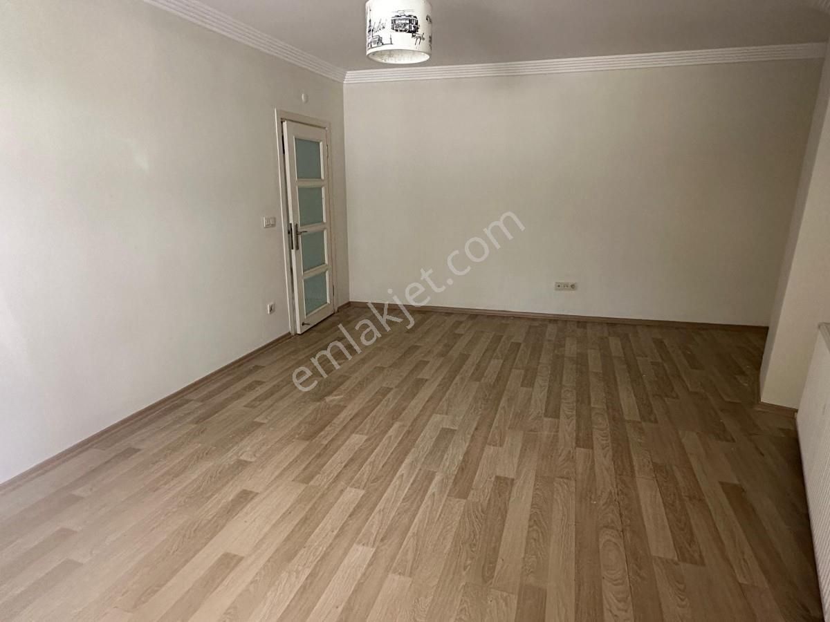 Turyaptan Esatpaşada Genç Binada Satılık Geniş 2+1