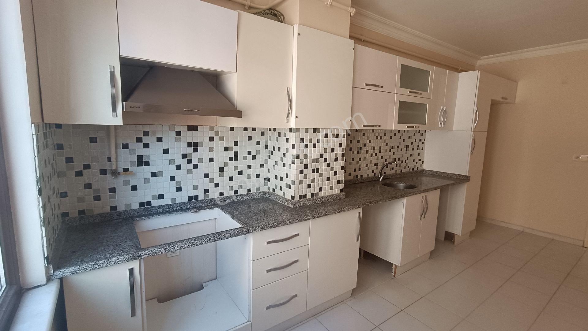 Körfez Mimar Sinan'da 2+1 90 M² Satılık Ara Kat Daire
