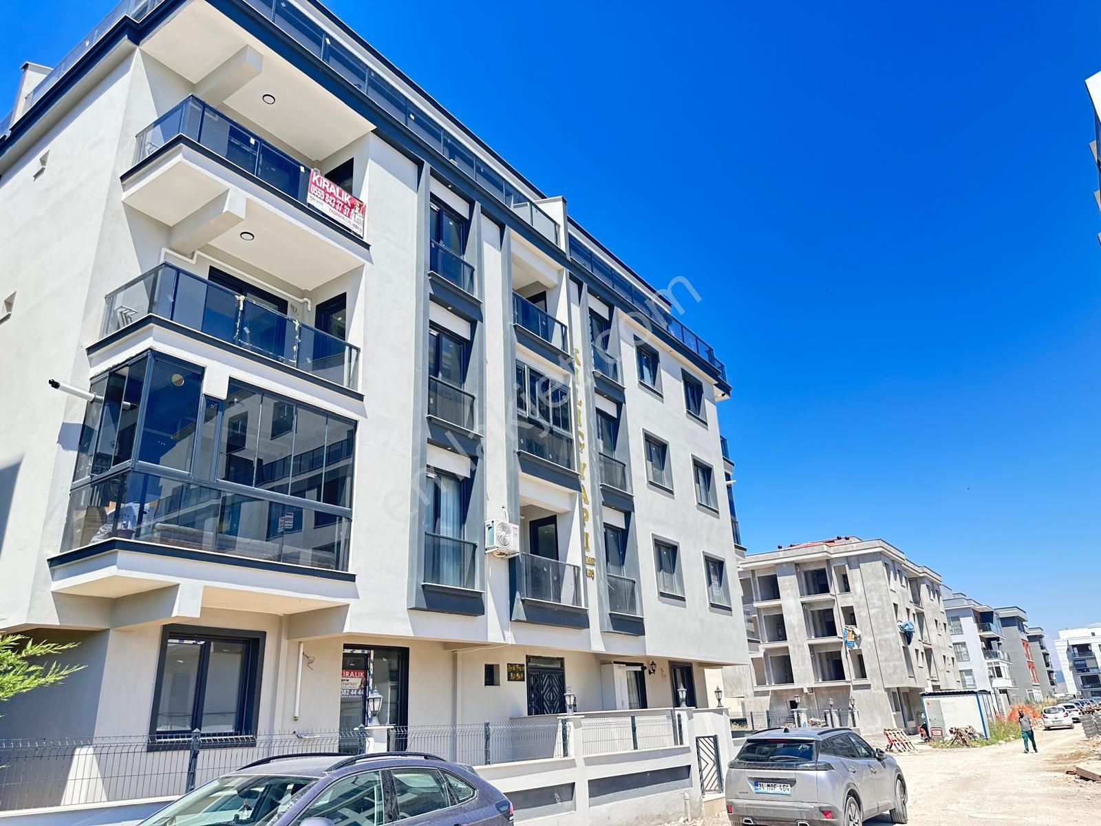 Seyrek'te Doğalgazlı 1+1 Kiralık Sıfır Daire​​​