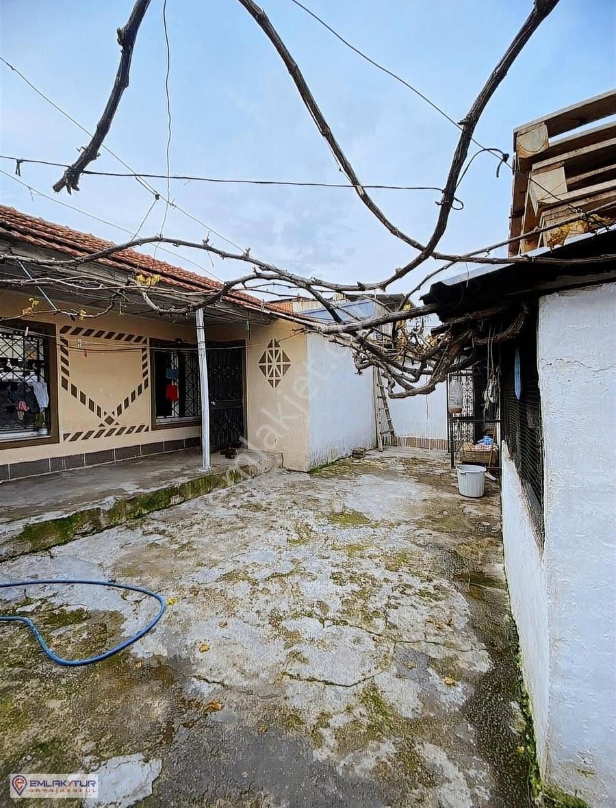 Emlak/tur'dan Bahçeli Müstakil Ev!