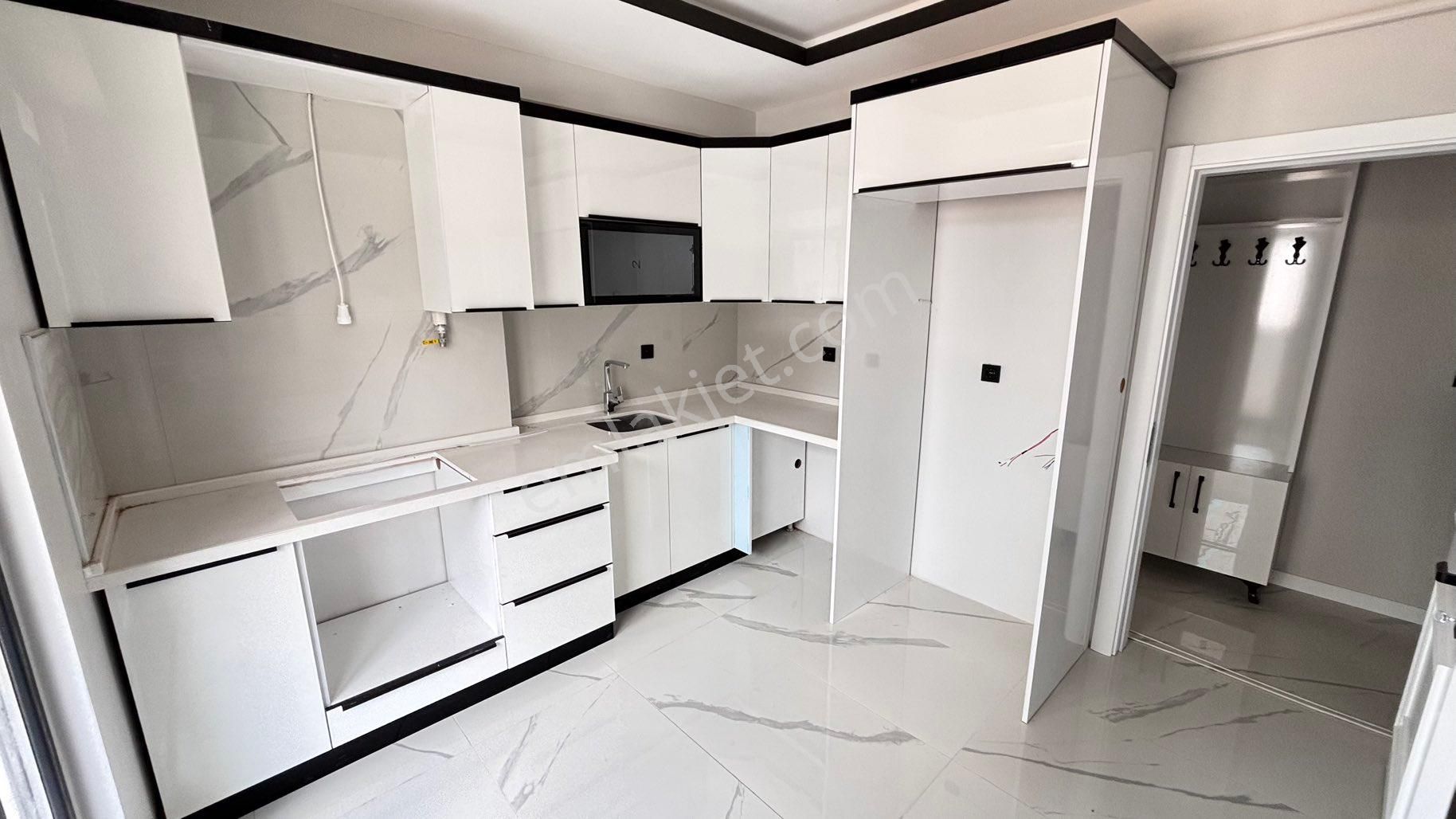 🏡 Yıldız Gayrimenkul’den Kurtuluş Mahallesi’nde Satılık 2+1 Daire!