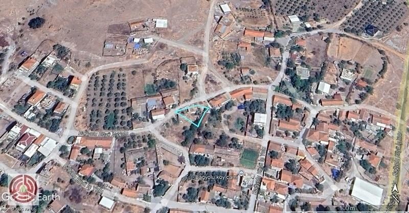 Manisa Bağyolunda Köy İçi Bahçe