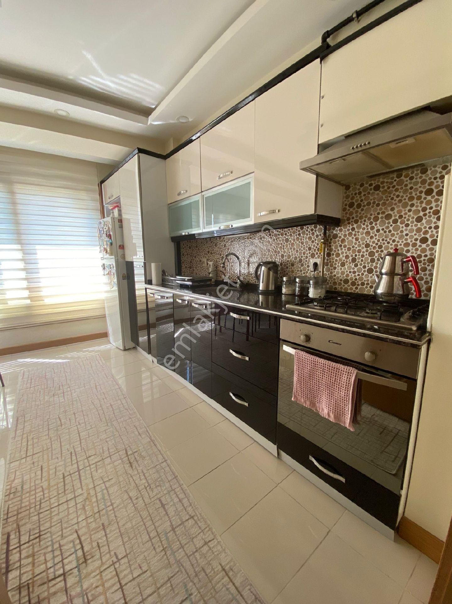 İzmir Balçova Eğitim Mah Doğalgazlı 5 Yıllık 2+1 Eşyalı Kiralık Daire
