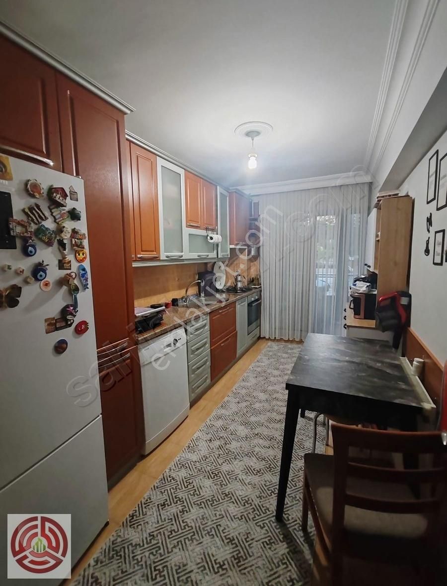 Manisa Merkez Efendi Mah.3+1 140m² Asansörlü Arakat Daire