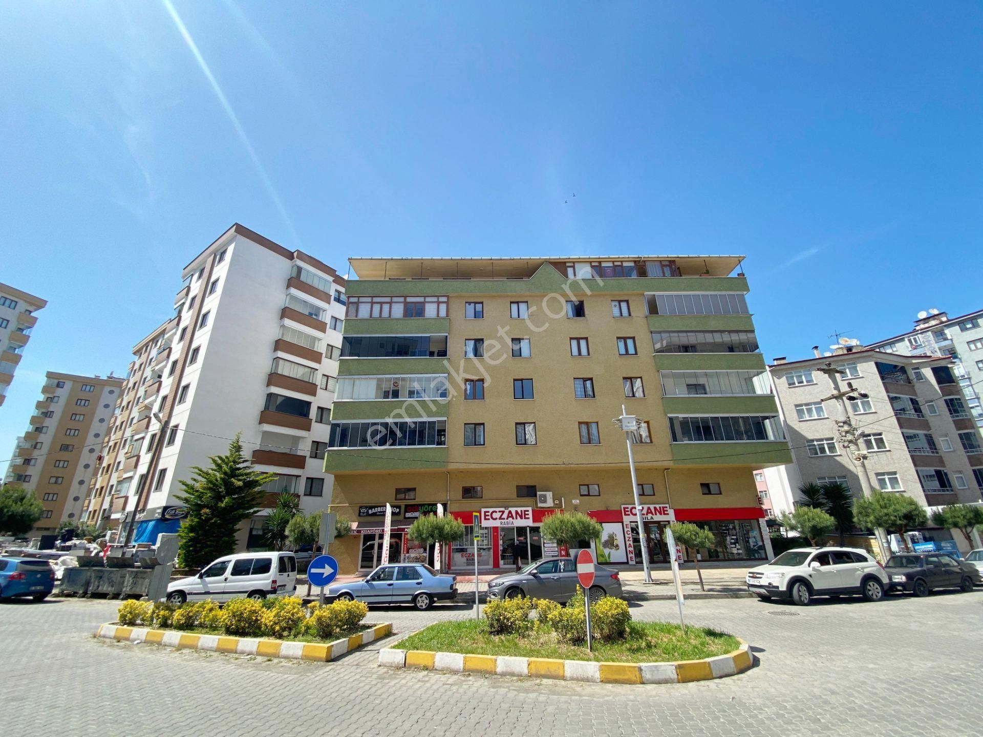 Yıldızlı'nın Merkezinde Geniş Teraslı Satılık Fırsat Daire