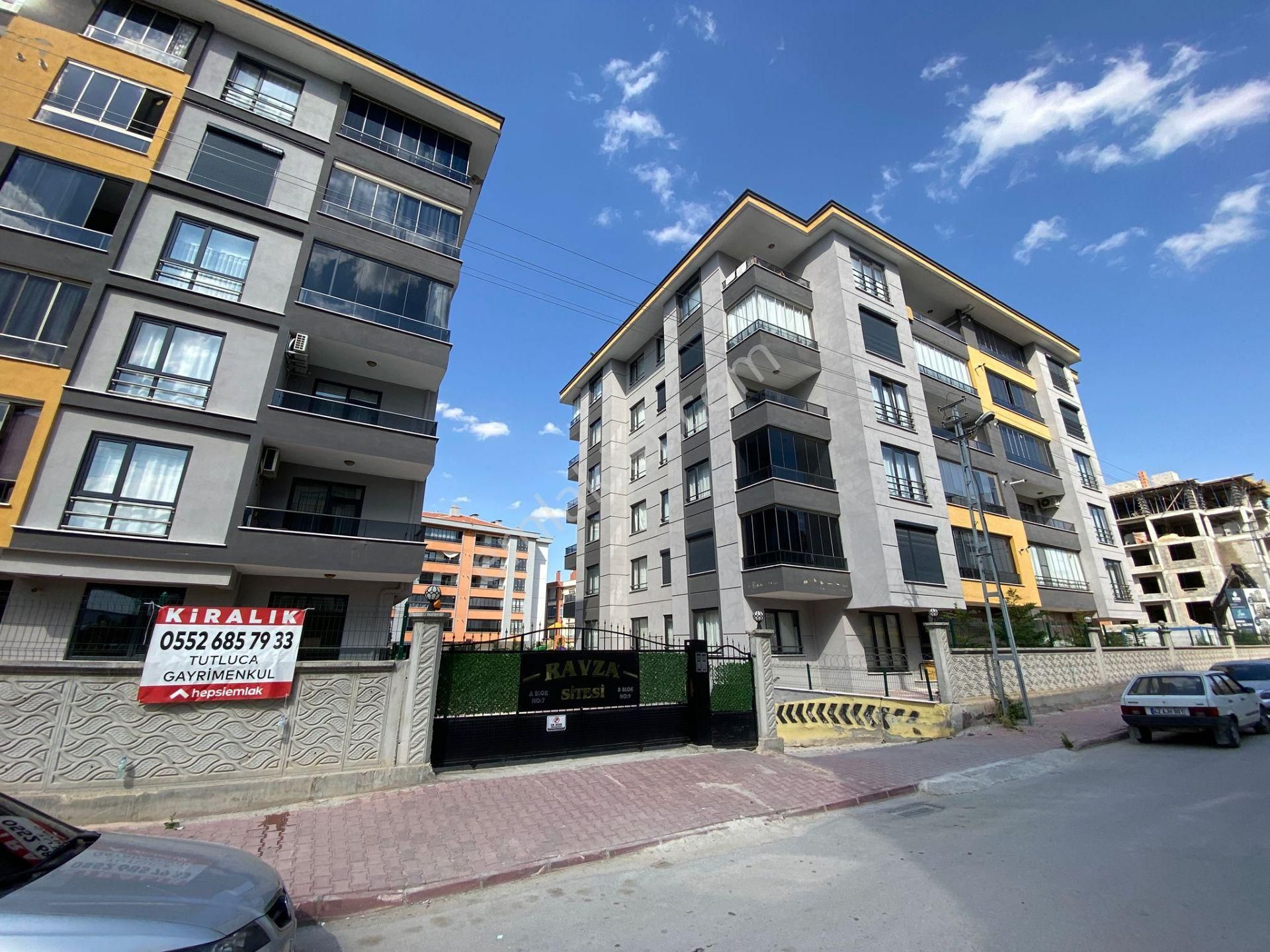 Fetih Caddesinden Bir Parsel İçeride Mengenede 3+1 Kiralık Daire