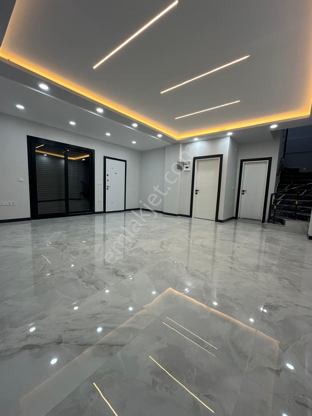 3+1ayrı Mutfak Müstakil Havuzlu Villa