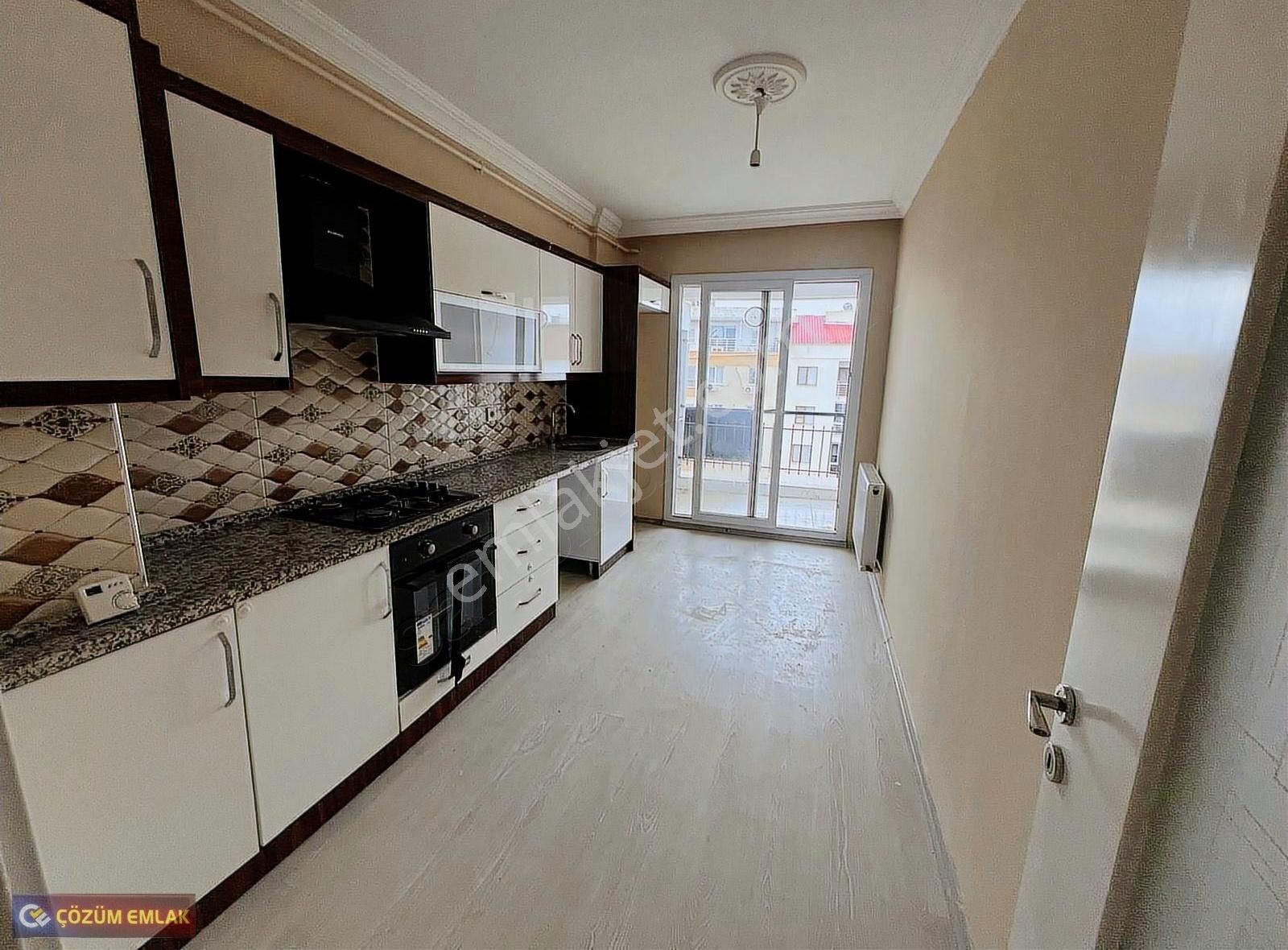 Çözüm Emlak'tan Kapalı Mutfak 2+1 Ön Cephe Satılık Daire