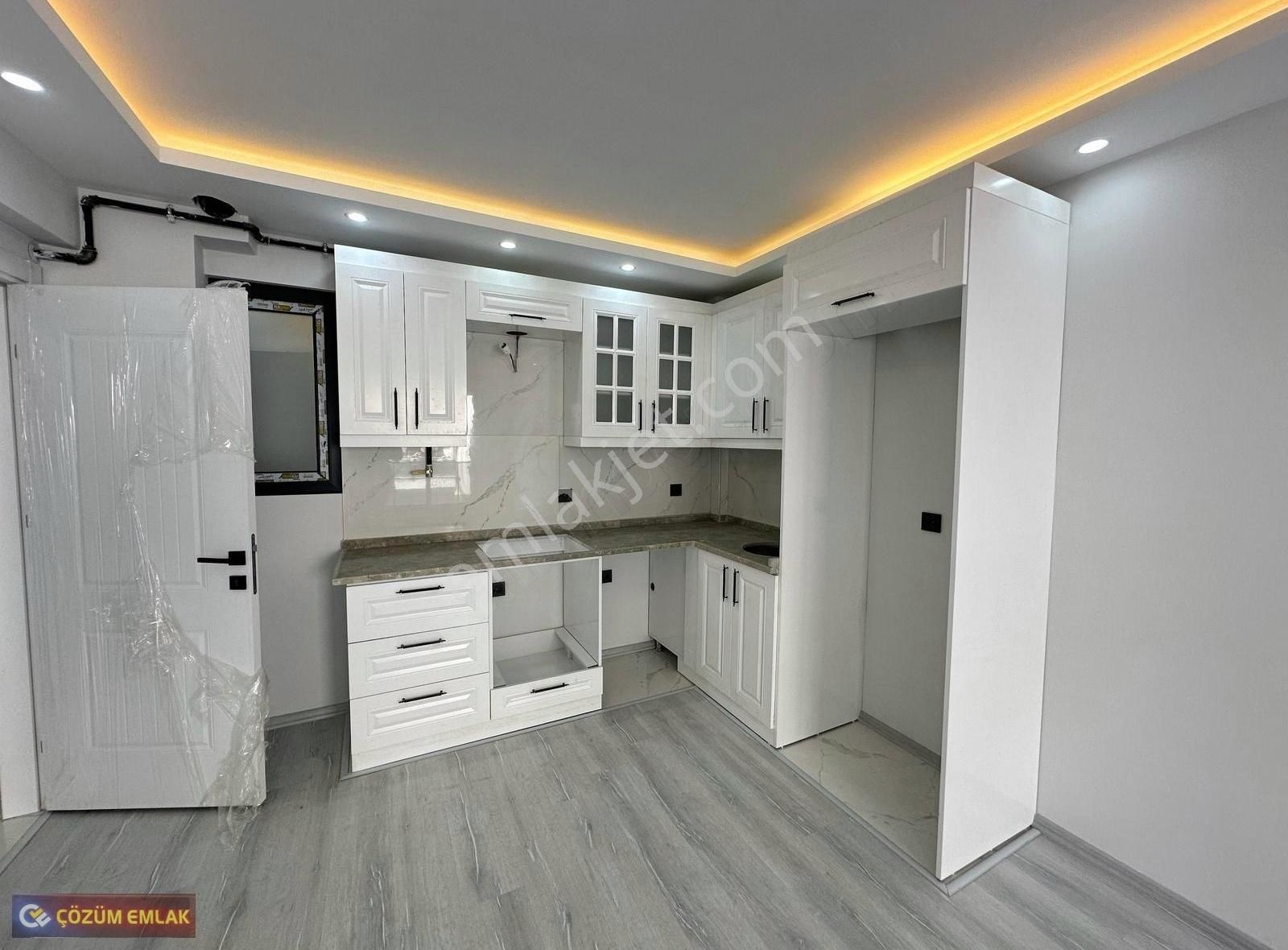 Çözüm Emlak'tan Sıfır 2+1 Kapalı Otoparklı Ara Kat Lüks Daire