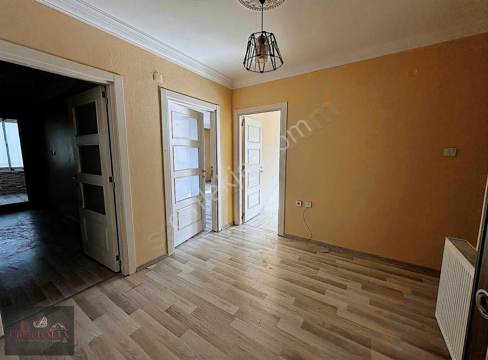 Mavi Bulvar'a 2.parsel 4+1+k.mutfak+çift Banyo Cazip Satılık